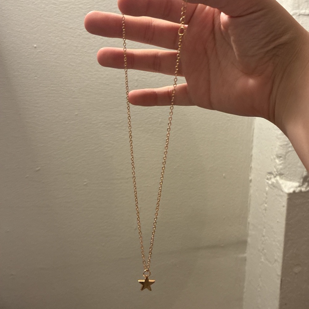 Gold Star Pendant Necklace